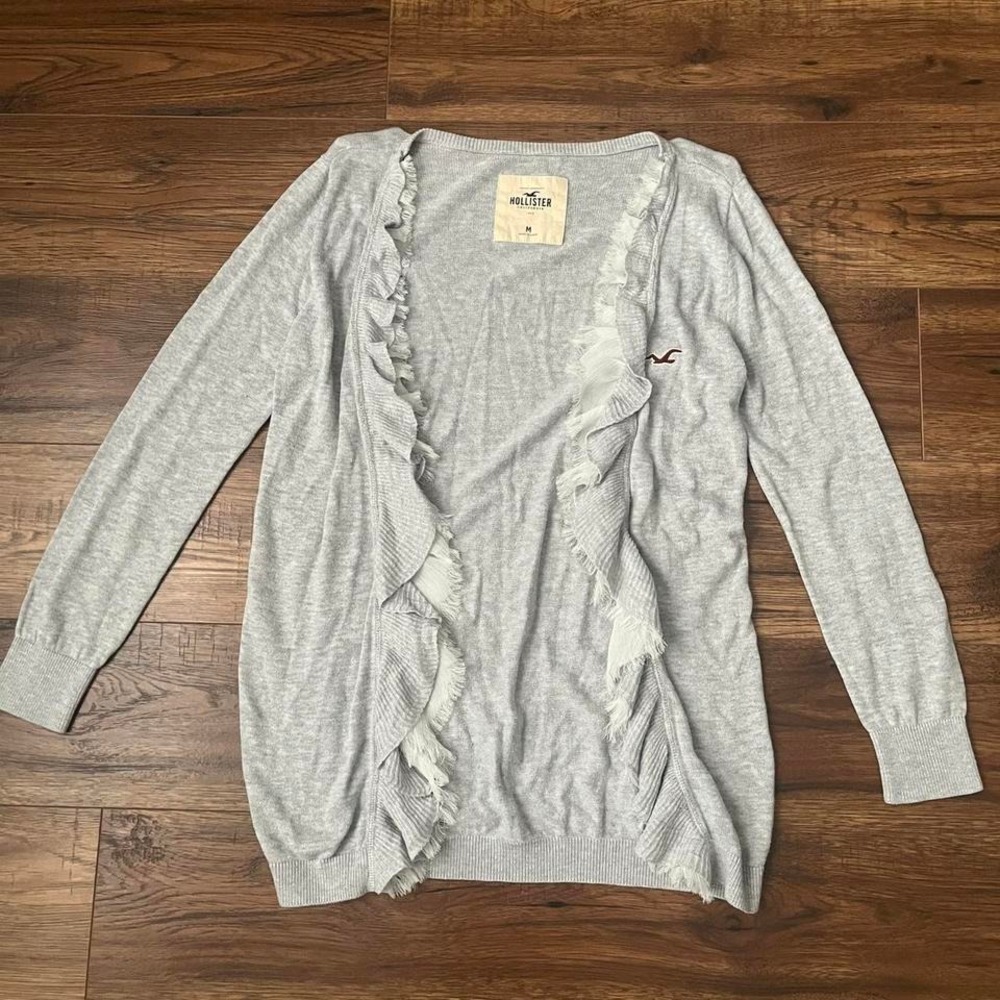 Hollister Y2K Grey Ruffle Cardiganโ Sweater Embroidered Logo Women Medium Preppy
